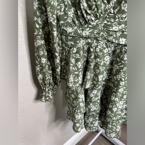 Inspired Hearts sage green tiered ruffle skirt long sleeve mini dress size med - Picture 4 of 11